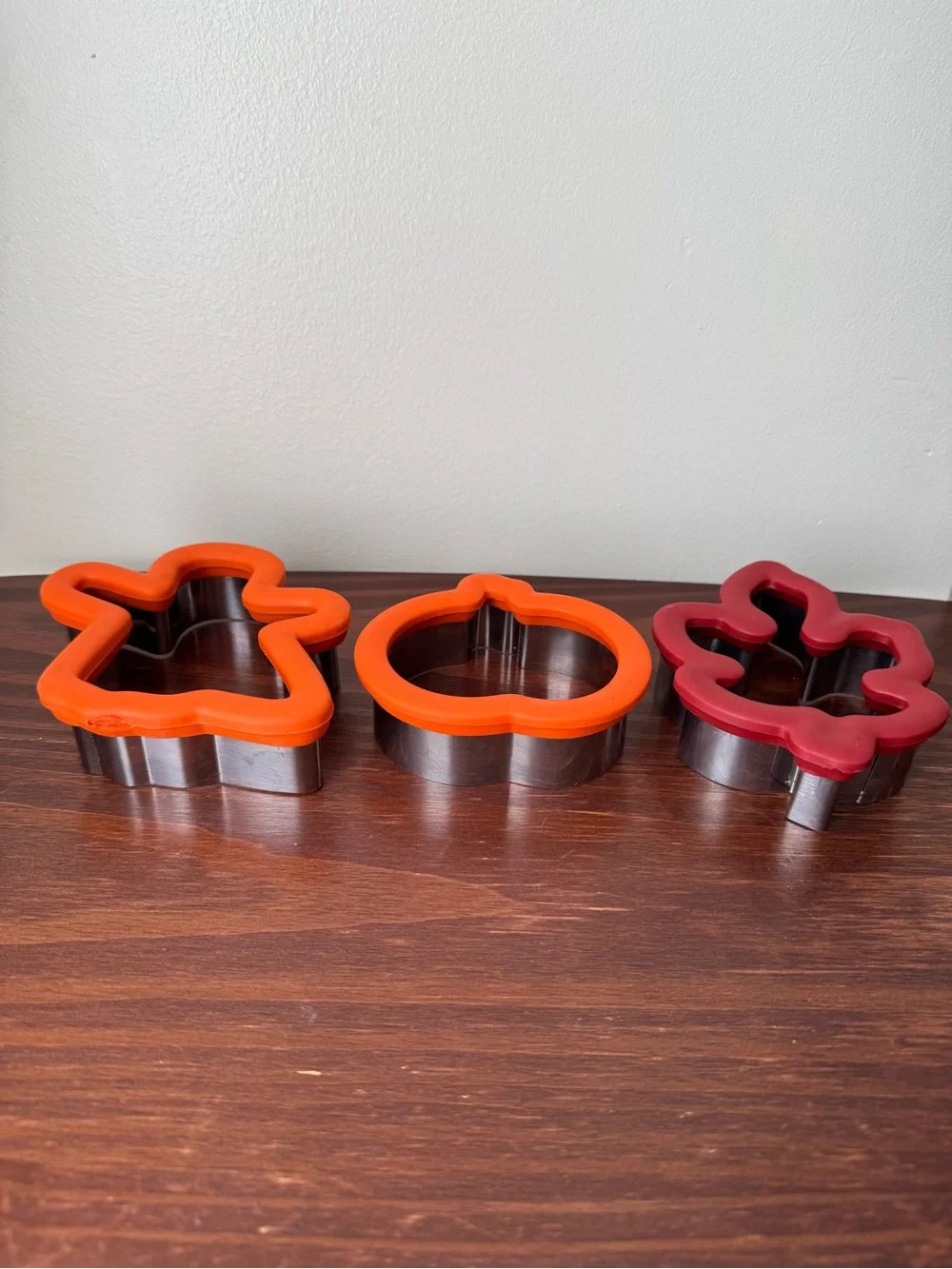 Set of 3 Wilton Comfort Grip Cutter Leaf Ghost Pumpkin Fall Halloween Cookie